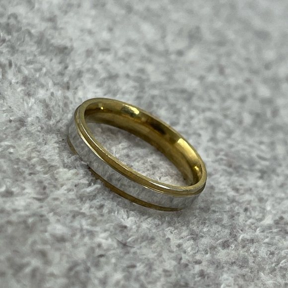 Jewelry - Gold Plated Tone Ring